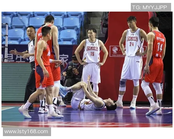 广州篮球队技术解析:从战术布局到球员配合的全面剖析 广州篮球队技术解析:从战术布局到球员配合的全面剖析