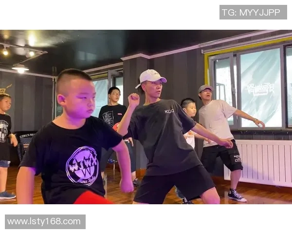 重庆街舞队的心理素质探讨与团队协作能力提升之路