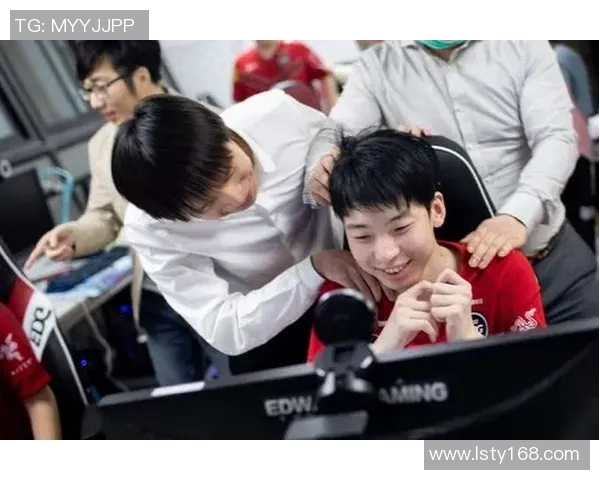 赛后分析：V5与FPX对决中的战术博弈与团队协作探讨